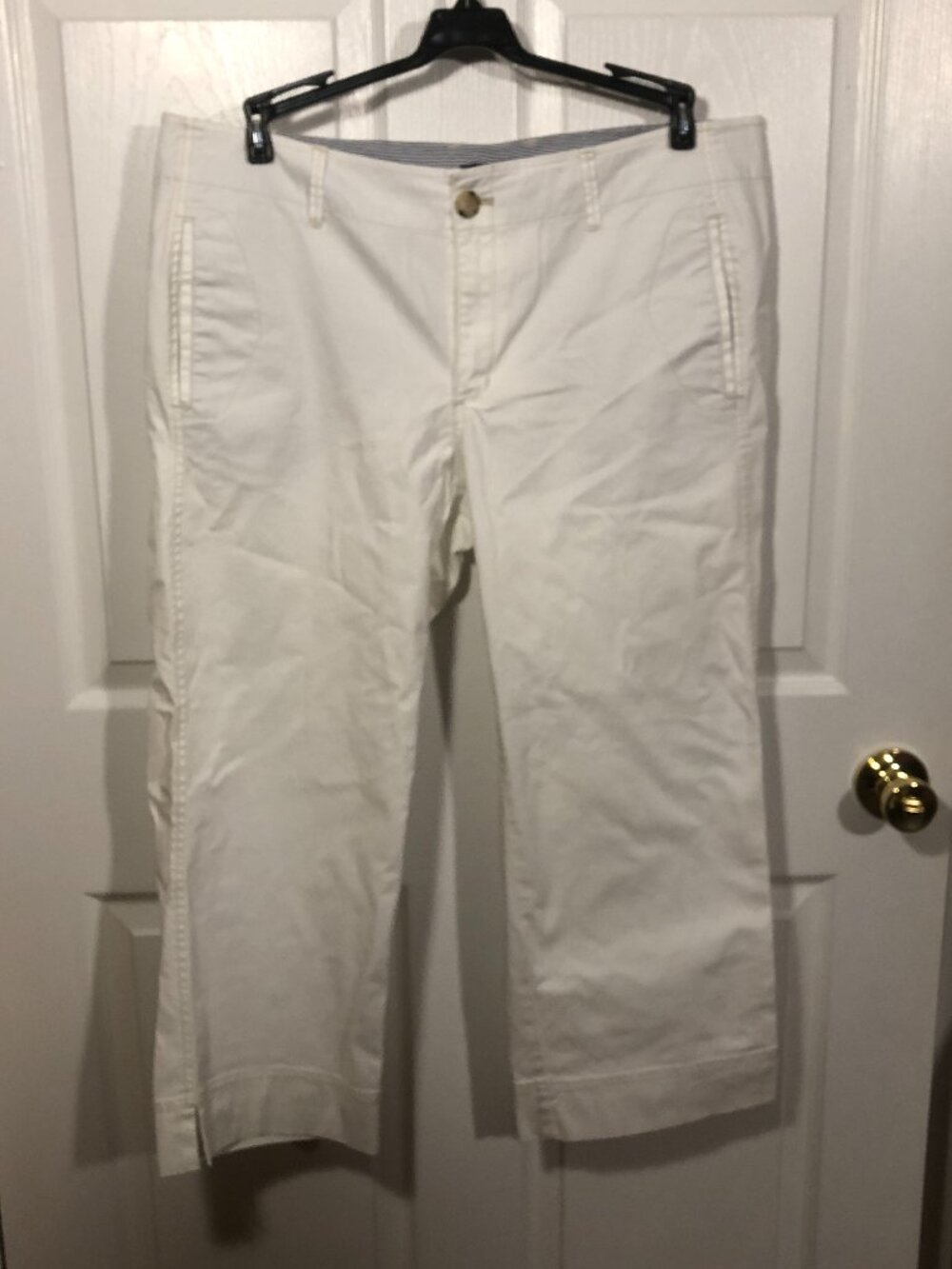 Eddie Bauer women white capri pants, size 14, Vashon Fit, 14